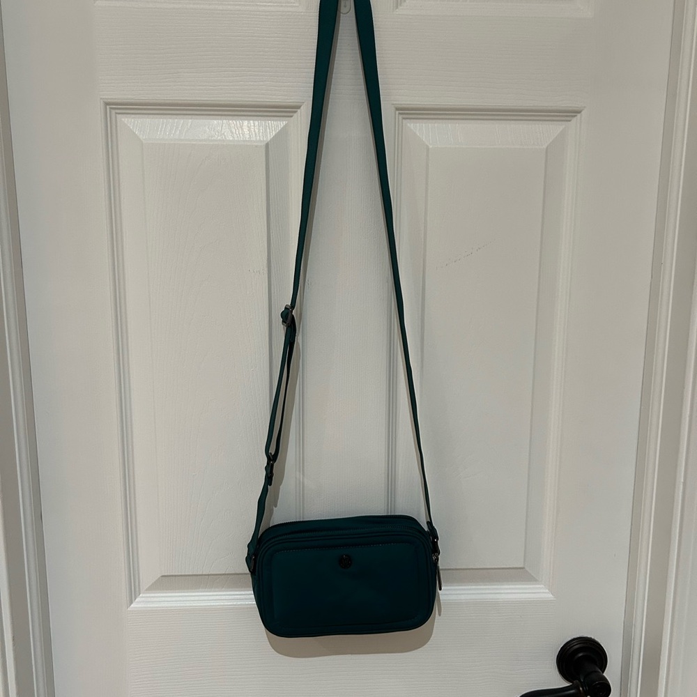 Lululemon Teal Camera Bag
